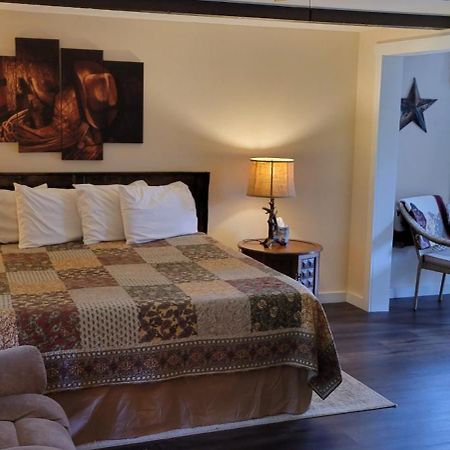 Villa Trickling Waters Retreat Marquette Esterno foto