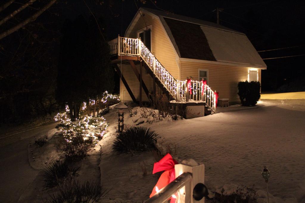 Villa Trickling Waters Retreat Marquette Esterno foto